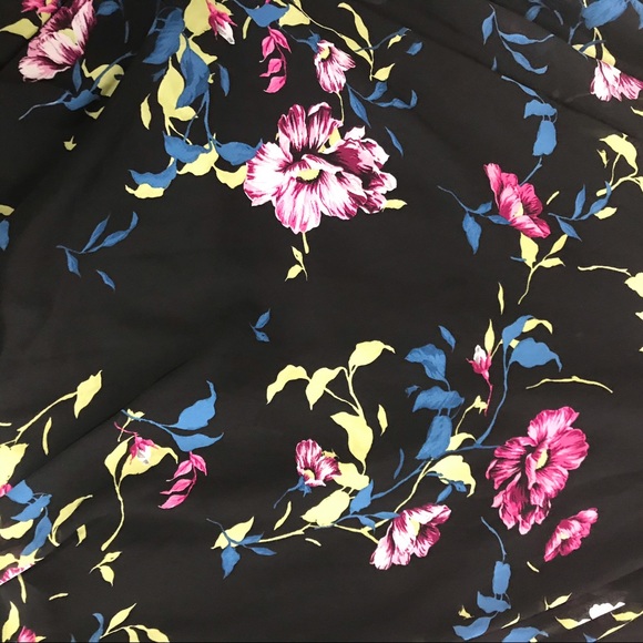 Torriid Black Floral Skirt Sz 1/2 (S06) - Picture 4 of 8